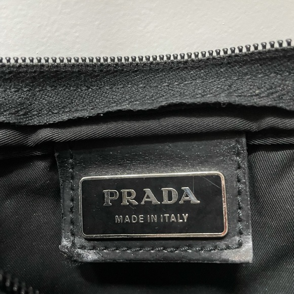 Authentic Prada crossbody bag. - Picture 4 of 7